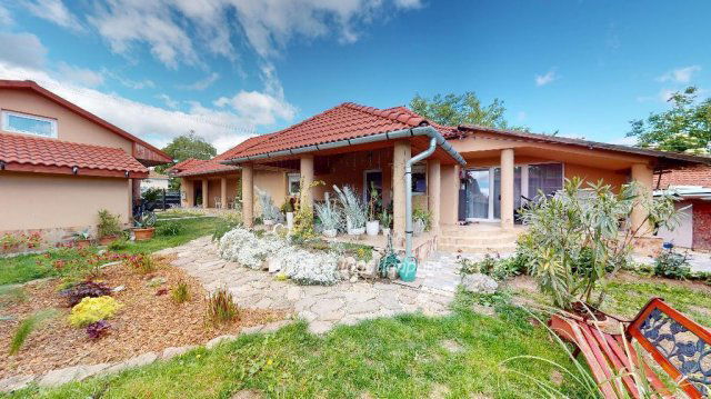 Eladó családi ház, Mezőkövesden 55 M Ft, 4 szobás