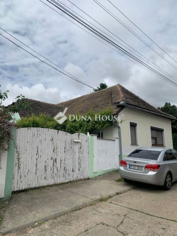 Eladó családi ház, Pakson 55 M Ft, 5 szobás