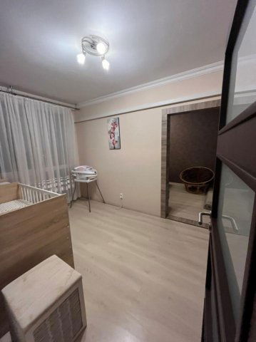 Eladó panellakás, Debrecenben 69.9 M Ft, 3 szobás