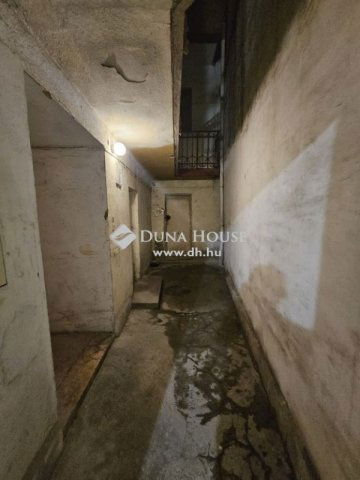 Eladó téglalakás, Budapesten, V. kerületben 68 M Ft, 2 szobás