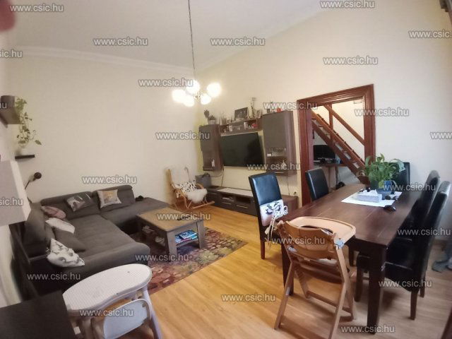 Eladó téglalakás, Budapesten, VI. kerületben 63.9 M Ft, 2 szobás