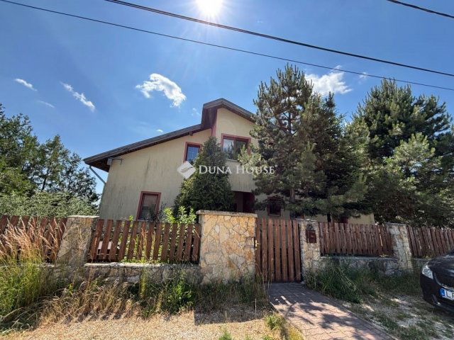 Eladó családi ház, Piliscsabán 275 M Ft, 7 szobás