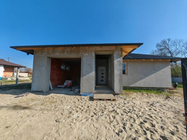 Eladó ikerház, Ráckevén 89.999 M Ft, 5 szobás