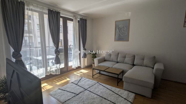 Eladó téglalakás, Budapesten, VII. kerületben, Holló utcában