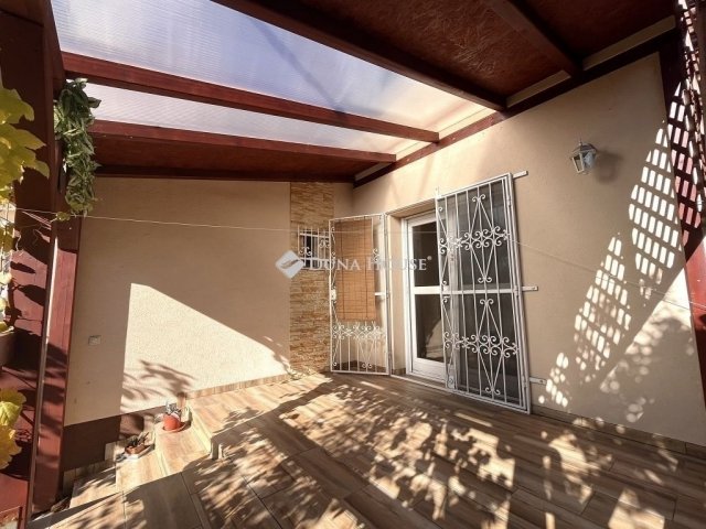 Eladó családi ház, Budapesten, XVIII. kerületben 140 M Ft