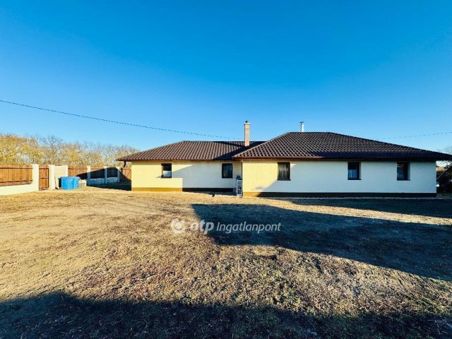 Eladó családi ház, Debrecenben 79.9 M Ft, 3 szobás