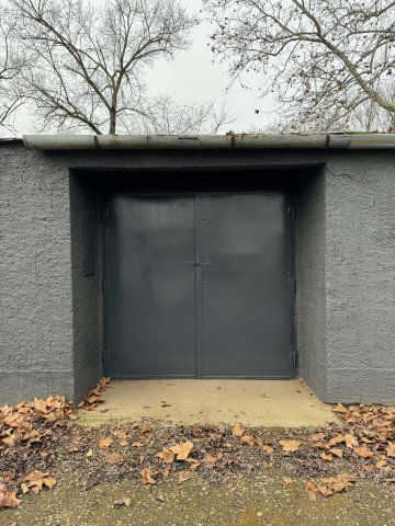 Eladó garázs, Debrecenben, Boka Károly utcában 9 M Ft