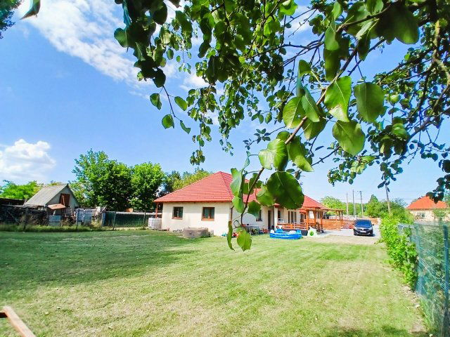 Eladó ikerház, Dabason 79.9 M Ft, 4 szobás / költözzbe.hu