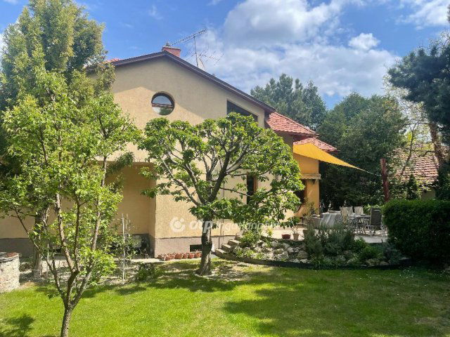 Eladó családi ház, Diósdon 189.9 M Ft, 7 szobás