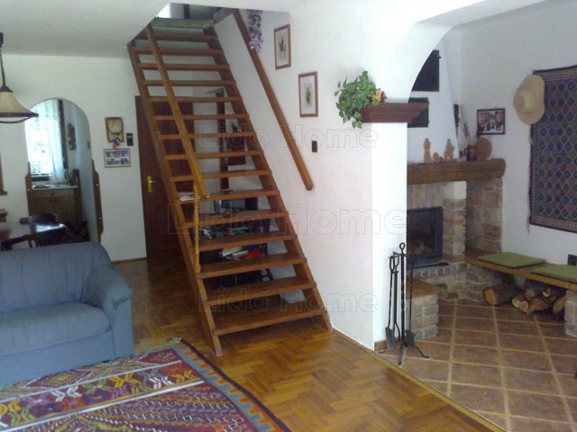 Eladó nyaraló, Balatonkenesén 990 M Ft, 10 szobás
