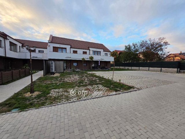 Eladó téglalakás, Hajdúszoboszlón 83.4 M Ft, 2 szobás