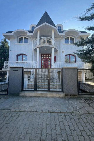 Eladó családi ház, Budapesten, XVIII. kerületben 270 M Ft