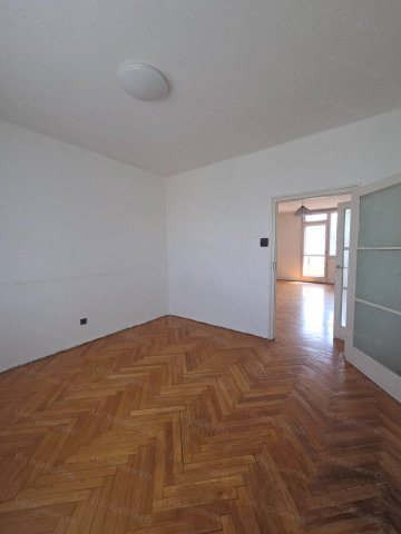 Eladó téglalakás, Oroszlányban 37.99 M Ft, 2 szobás