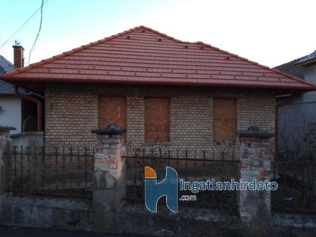 Eladó családi ház, Rózsaszentmártonon 13.8 M Ft, 4+1 szobás