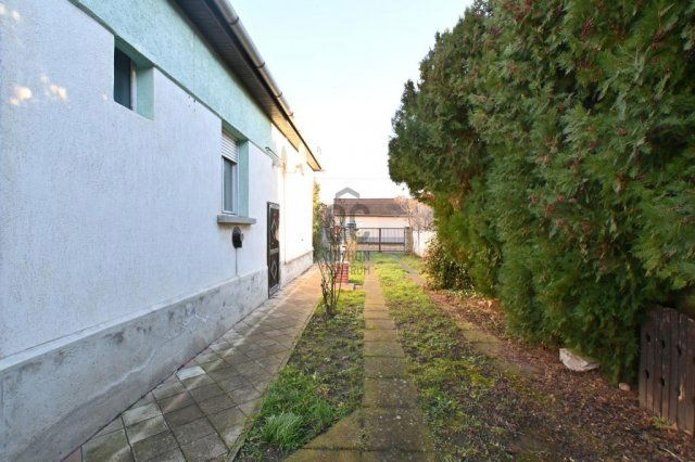 Eladó családi ház, Székesfehérvárott 59.5 M Ft, 3 szobás