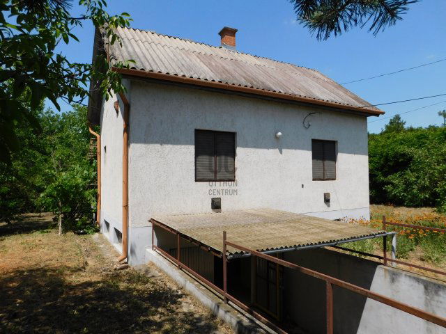 Eladó nyaraló, Tápiószentmártonon 12 M Ft, 3 szobás