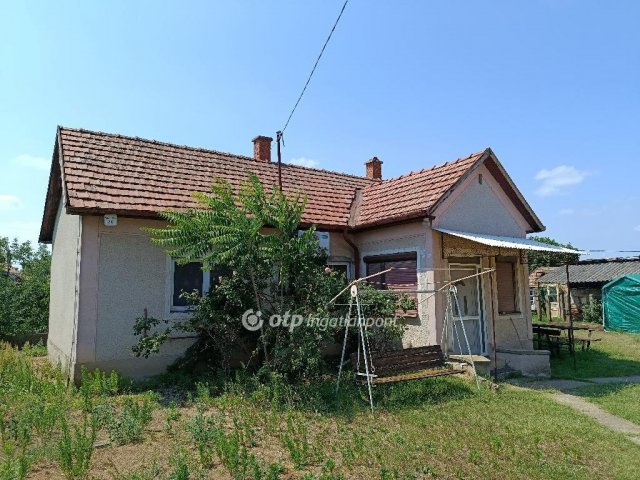 Eladó családi ház, Hajdúhadházon 34.99 M Ft, 1 szobás