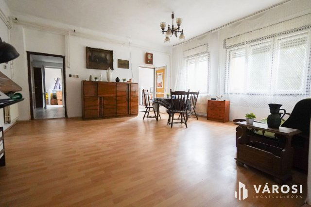 Eladó családi ház, Vecsésen 129.9 M Ft, 7 szobás