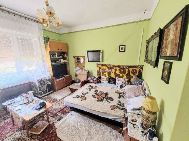 Eladó családi ház, Sándorfalván 65 M Ft, 4 szobás