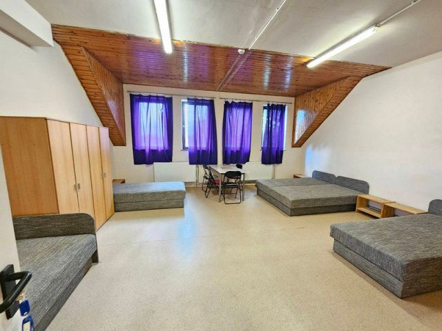 Eladó családi ház, Hatvanban 175 M Ft, 18 szobás