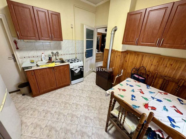 Eladó téglalakás, Nagykanizsán 33 M Ft, 3 szobás