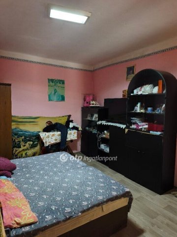 Eladó családi ház, Egerszalókon 23 M Ft, 2 szobás