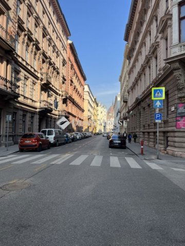 Eladó téglalakás, Budapesten, V. kerületben 114 M Ft, 3 szobás