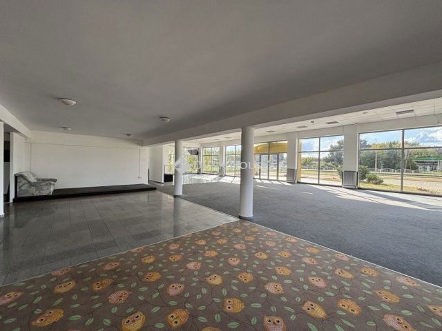 Eladó ipari ingatlan, Esztergomban 780 M Ft / költözzbe.hu