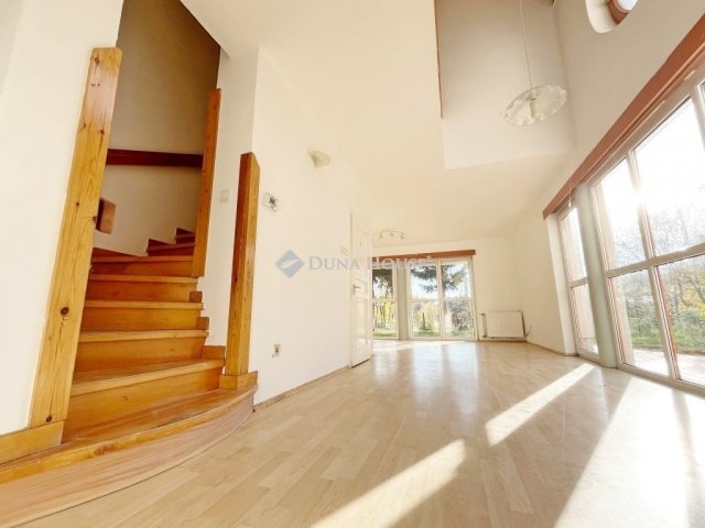 Eladó családi ház, Kőszegen 73 M Ft, 7 szobás