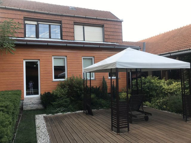 Eladó családi ház, Gödöllőn 208 M Ft, 8 szobás