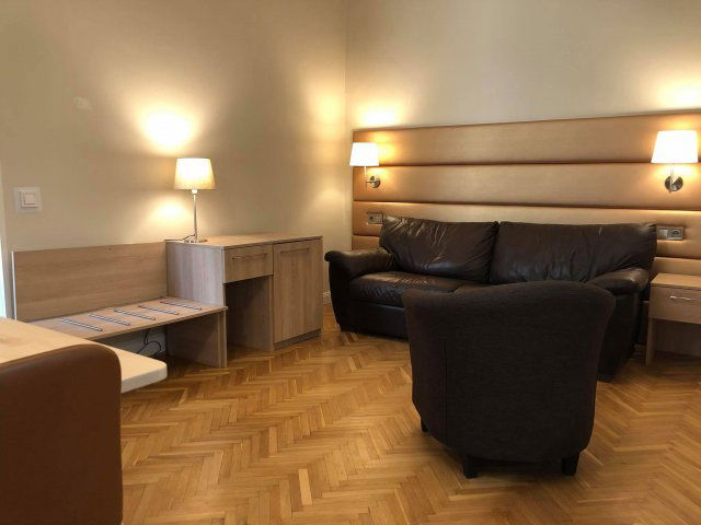 Kiadó téglalakás, albérlet, VII. kerületben, Dohány utcában