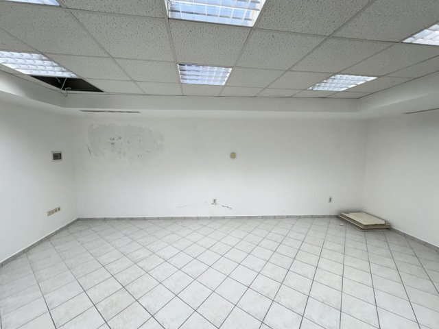 Kiadó üzlethelyiség, Kaposváron, Zárda utcában 55 E Ft / hó