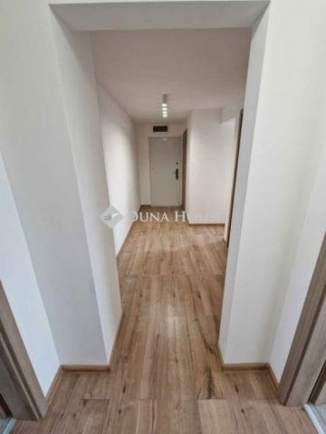 Eladó panellakás, Pécsett 57.9 M Ft, 2 szobás