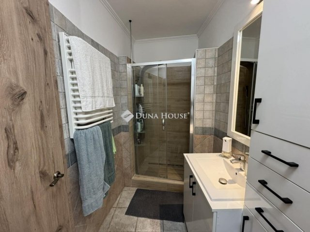 Eladó téglalakás, Kecskeméten 65.9 M Ft, 3 szobás