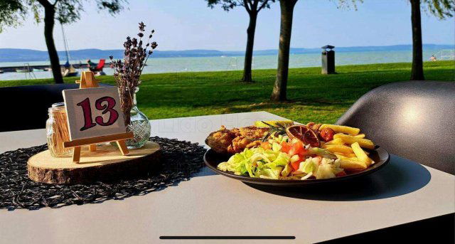 Eladó üzlethelyiség, Balatonlelleén 74.99 M Ft