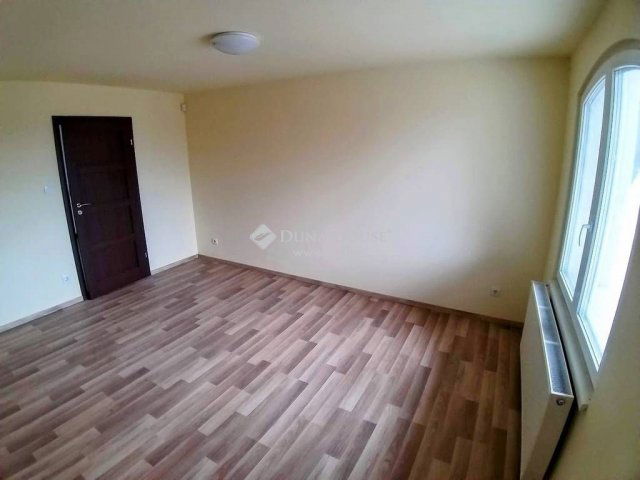 Eladó családi ház, Szigetszentmiklóson 510 M Ft, 6 szobás