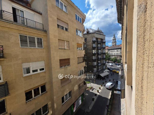 Eladó téglalakás, Budapesten, VI. kerületben 84.9 M Ft, 2 szobás