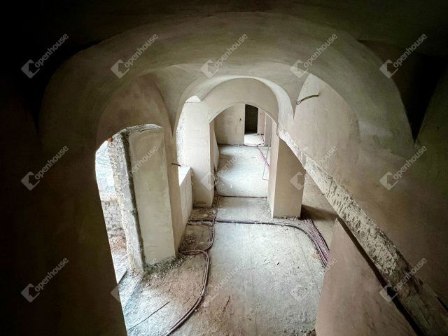 Eladó téglalakás, Sopronban 120 M Ft, 4 szobás