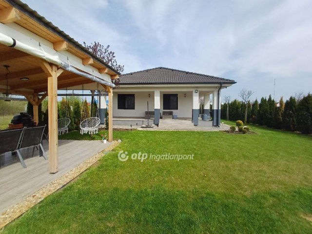 Eladó családi ház, Nyíregyházán 135 M Ft, 2+2 szobás