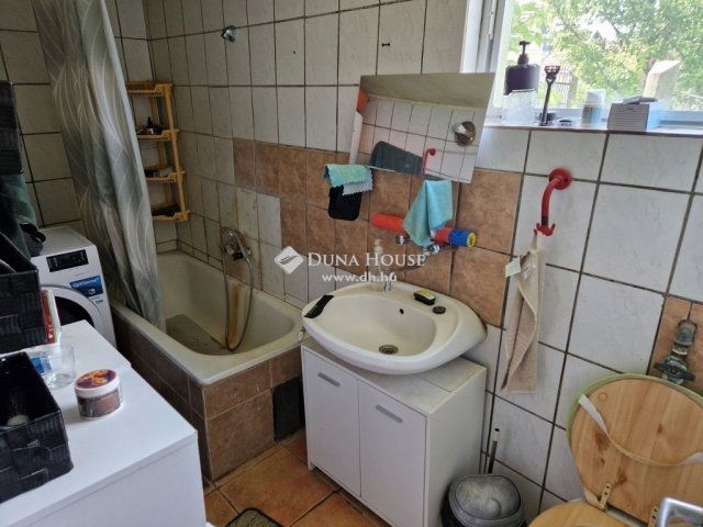 Eladó családi ház, Monoron 30 M Ft, 3 szobás