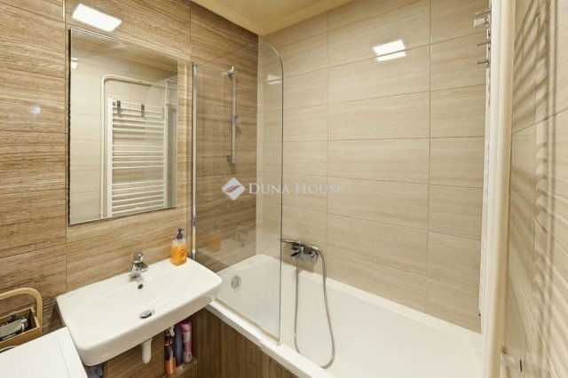 Eladó panellakás, Kecskeméten 55 M Ft, 3 szobás