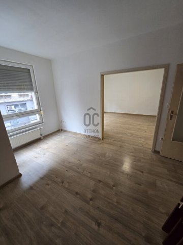 Eladó téglalakás, Budapesten, VII. kerületben 82.9 M Ft