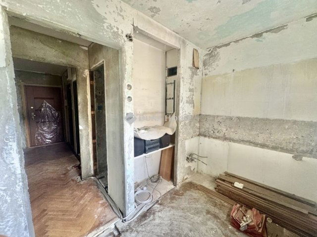 Eladó panellakás, Budapesten, III. kerületben 78.5 M Ft, 3 szobás