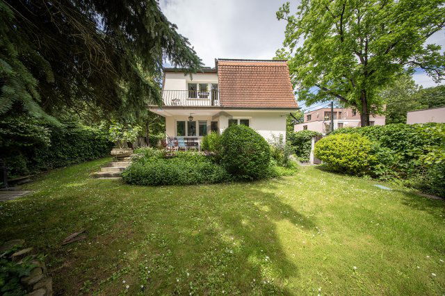 Eladó családi ház, Budapesten, III. kerületben 215 M Ft