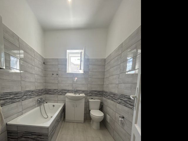 Eladó családi ház, Nagyatádon 27 M Ft, 2 szobás