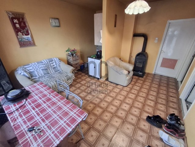 Eladó ikerház, Cegléden 19.9 M Ft, 2 szobás