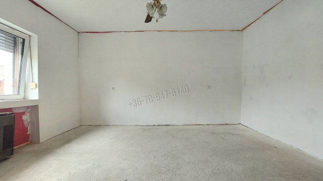 Eladó családi ház, Sarkadon 10 M Ft, 3 szobás