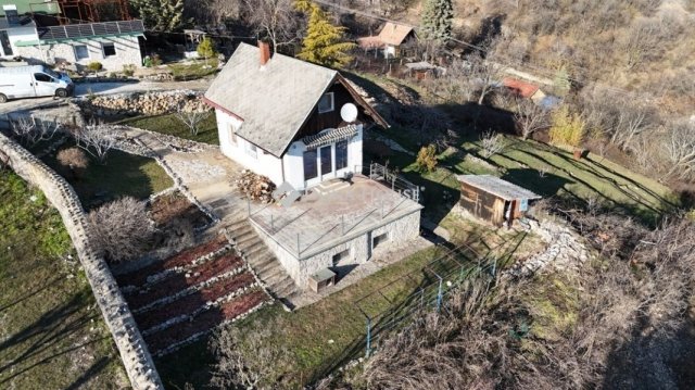 Eladó családi ház, Pécsett 62 M Ft, 1+2 szobás