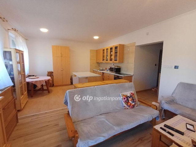 Eladó téglalakás, Monoron 79 M Ft, 3 szobás