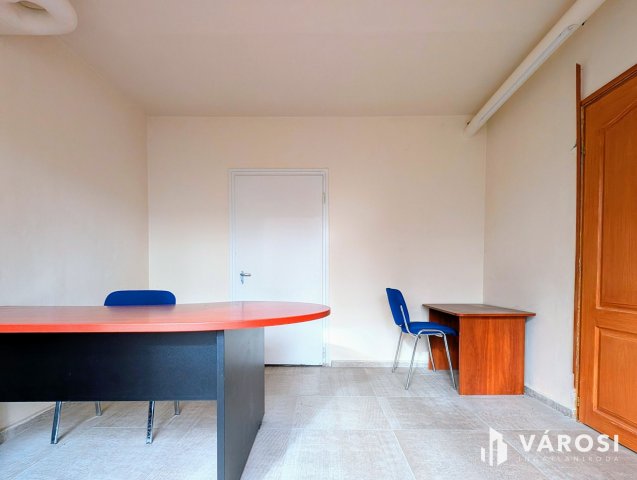 Eladó üzlethelyiség, Békéscsabán 20.99 M Ft, 2 szobás